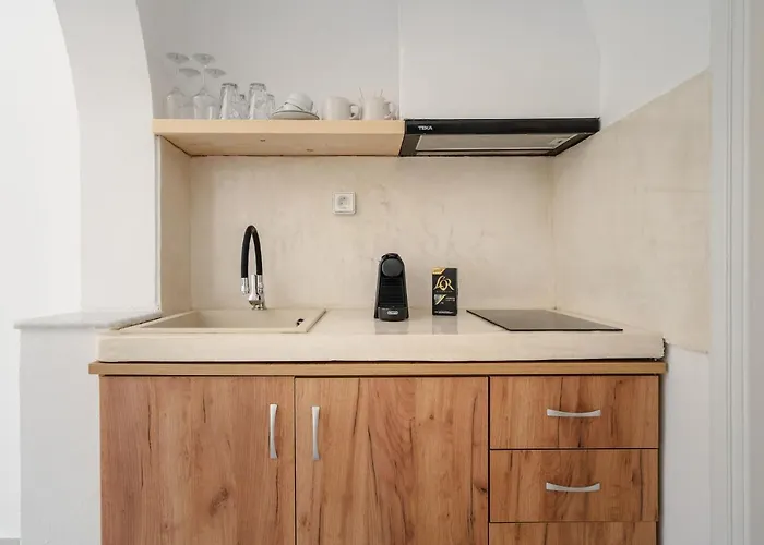 Celestial Seaview Apartments-dionysios *